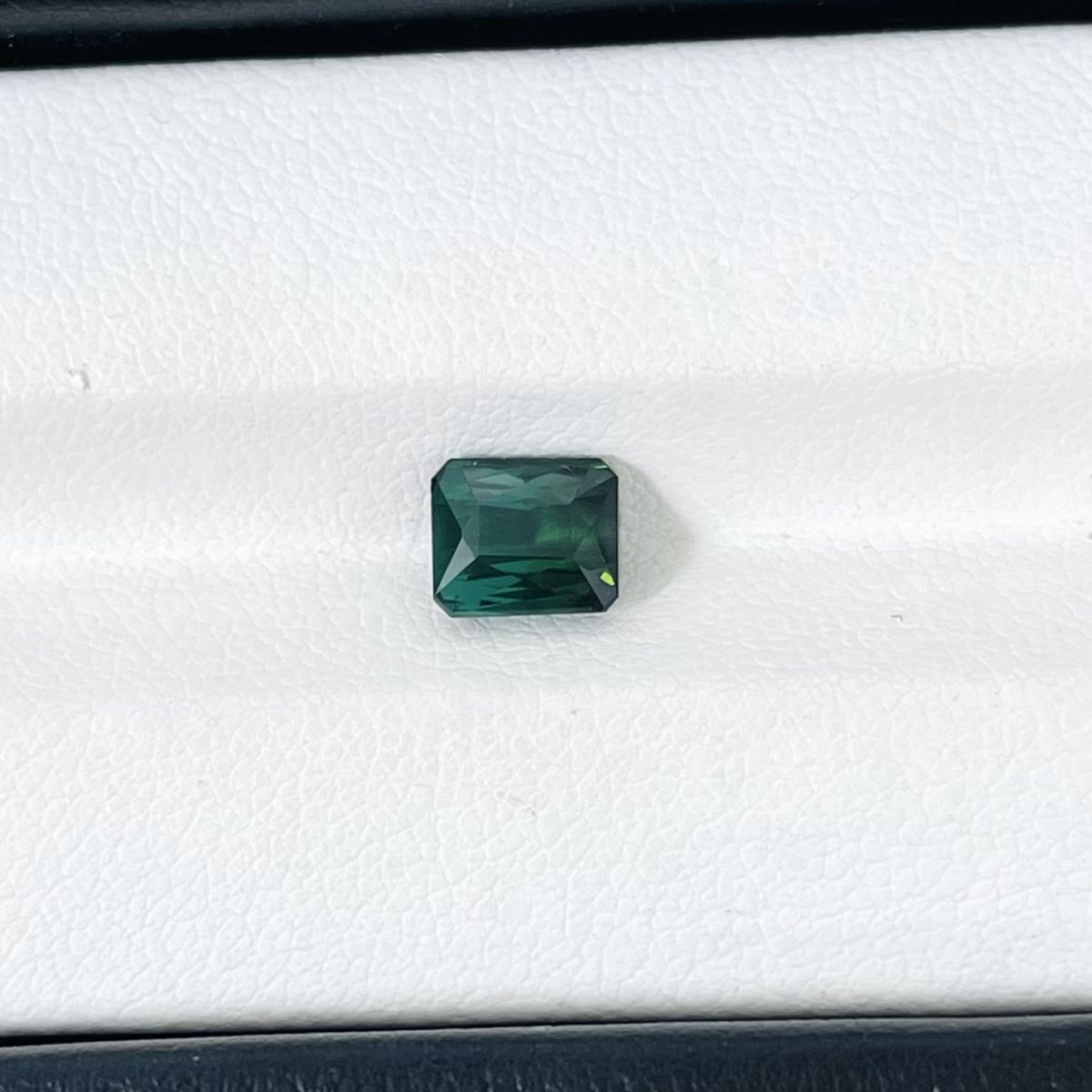 da quy tourmaline ve dep tu nhien da sac mau