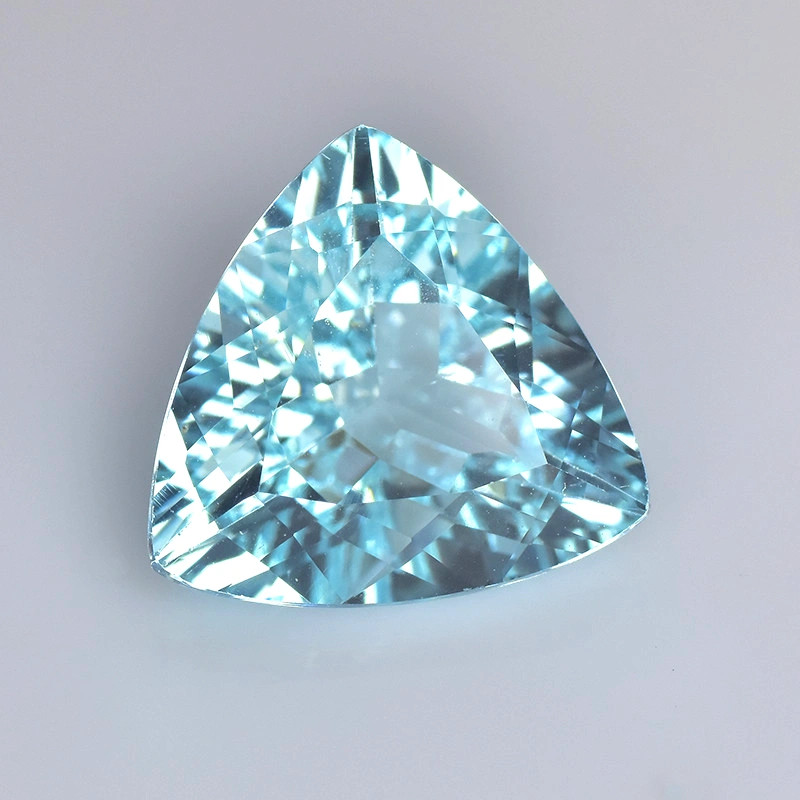 so sanh aquamarine voi topaz va sapphire xanh su khac biet va dac trung rieng