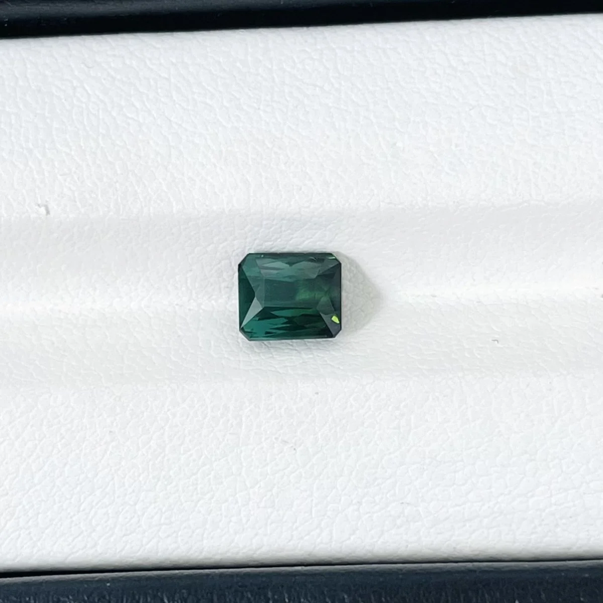 da quy tourmaline ve dep tu nhien da sac mau