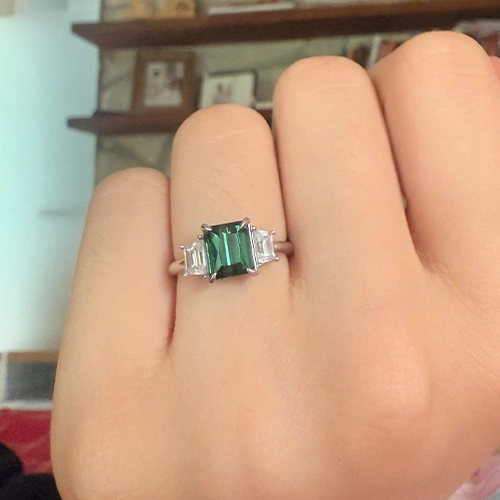 Home - Left Sidebar 60 nhan da quy tourmaline xanh 1