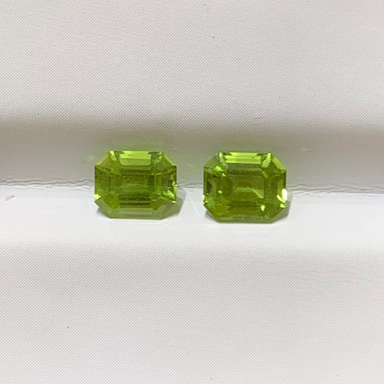Đá Peridot 1.55ct 2 viên