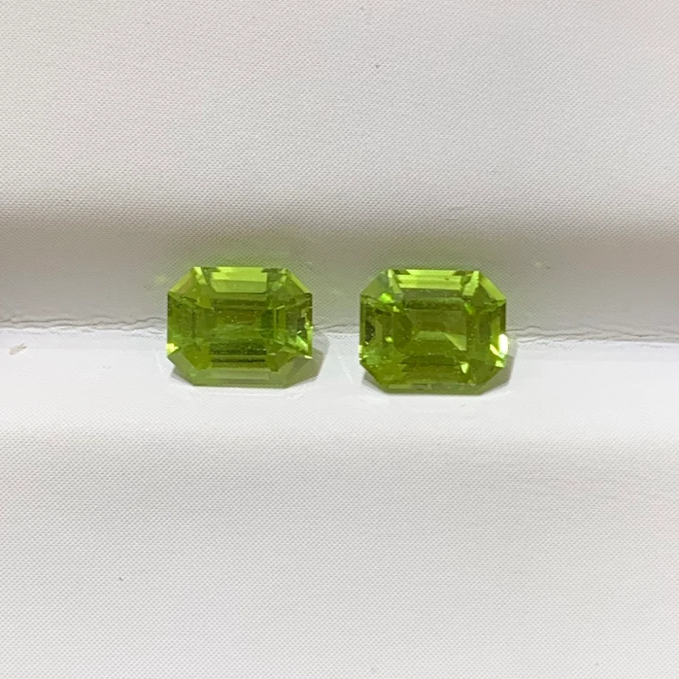 peridot 1 55 ct 2 vien 2