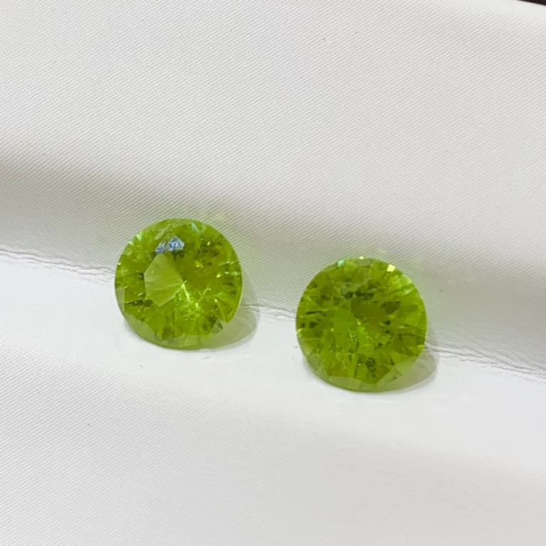 Đá Peridot 1.7ct 2 viên