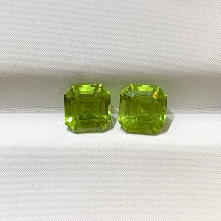 Đá Peridot 1.9ct 2 viên