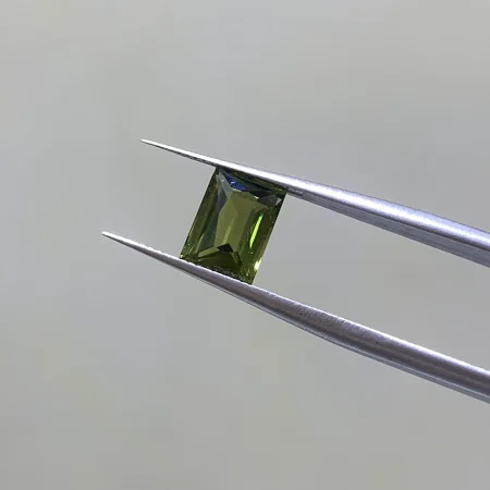 Đá Peridot 2.15ct