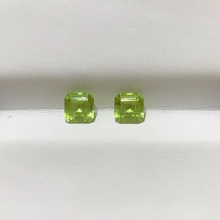 Đá Peridot Asscher 0.7ct 2 Viên