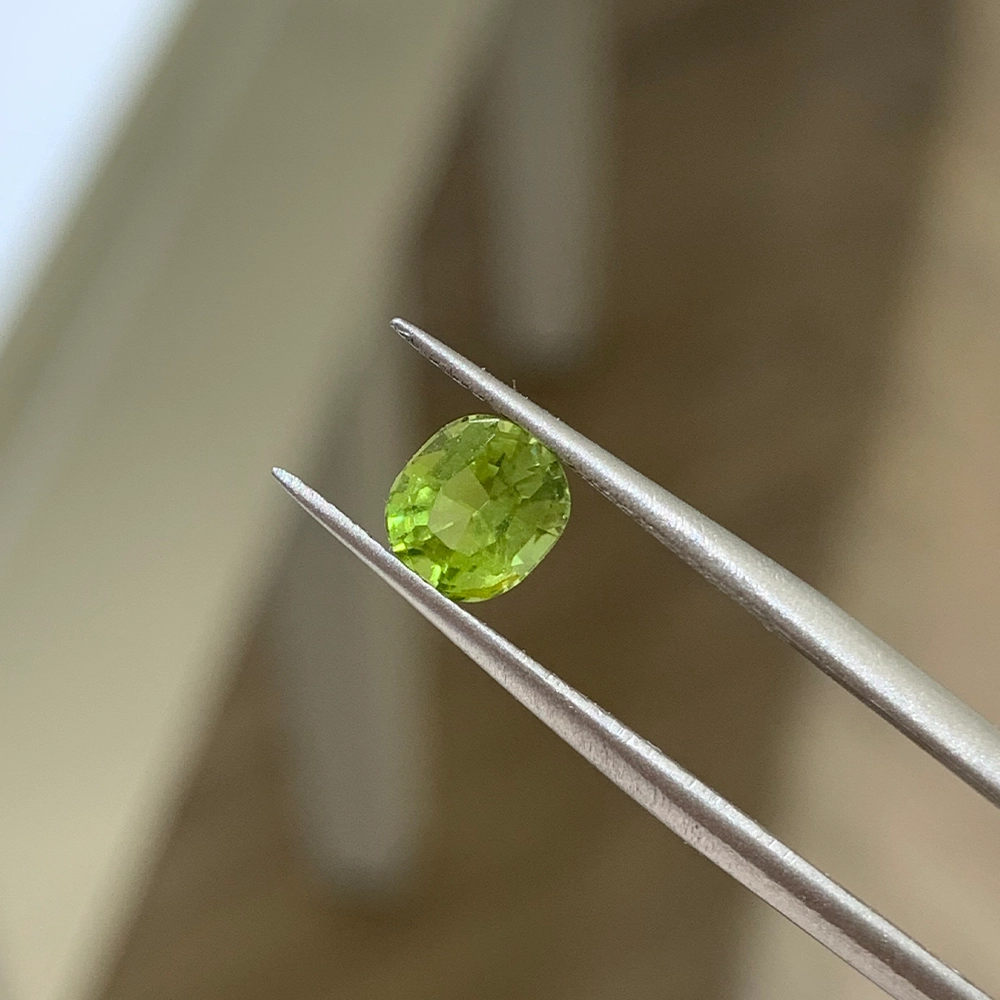 Đá Peridot Cushion 1.0ct