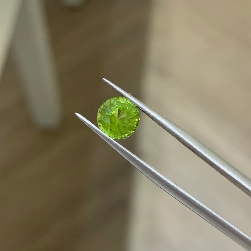 peridot round 1 65 ct 4
