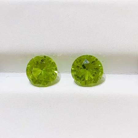 Đá Peridot Round 2.3ct 2 viên