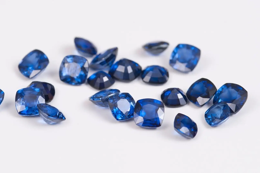 sapphire xanh lam tu nhien