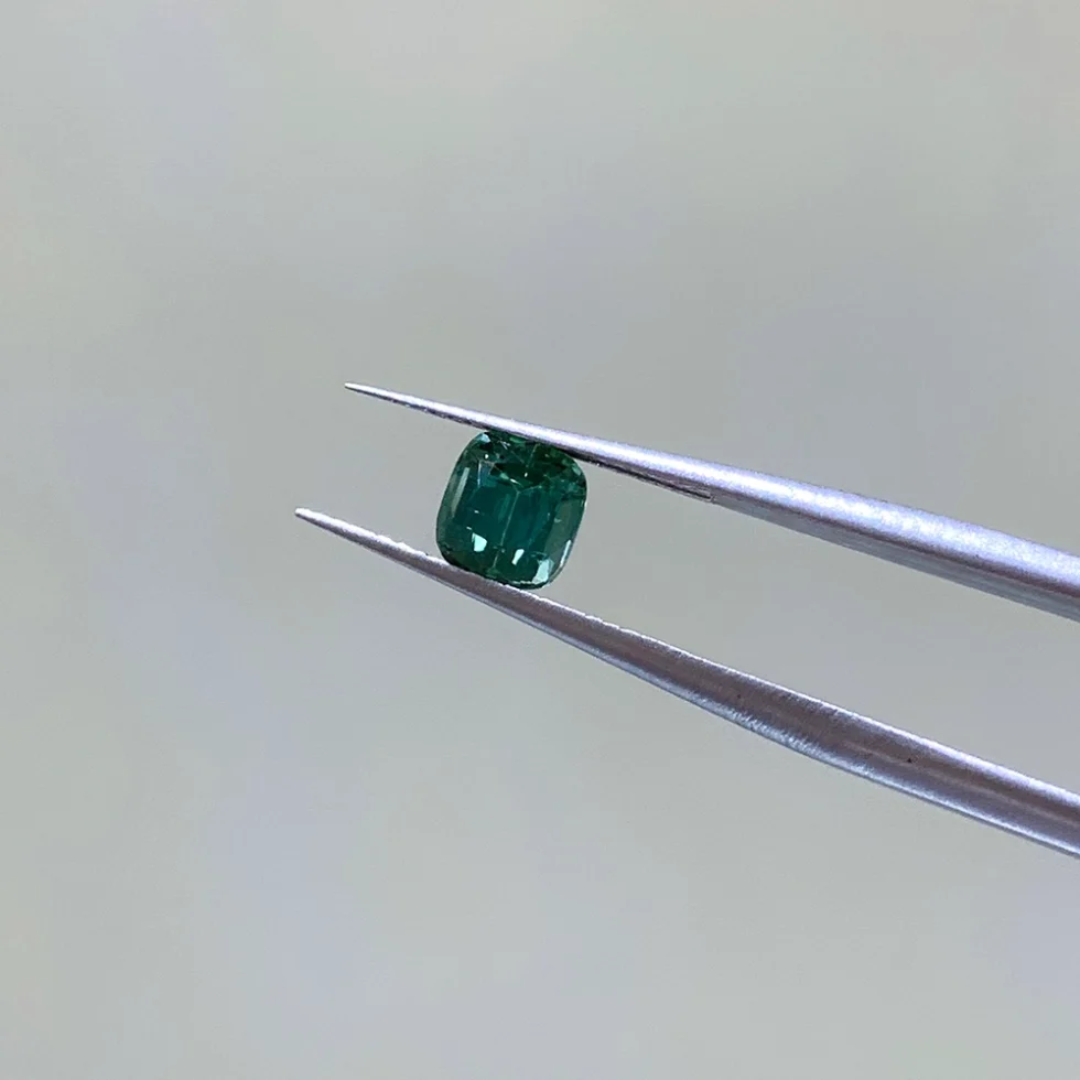 tourmaline 0 9 ct 5