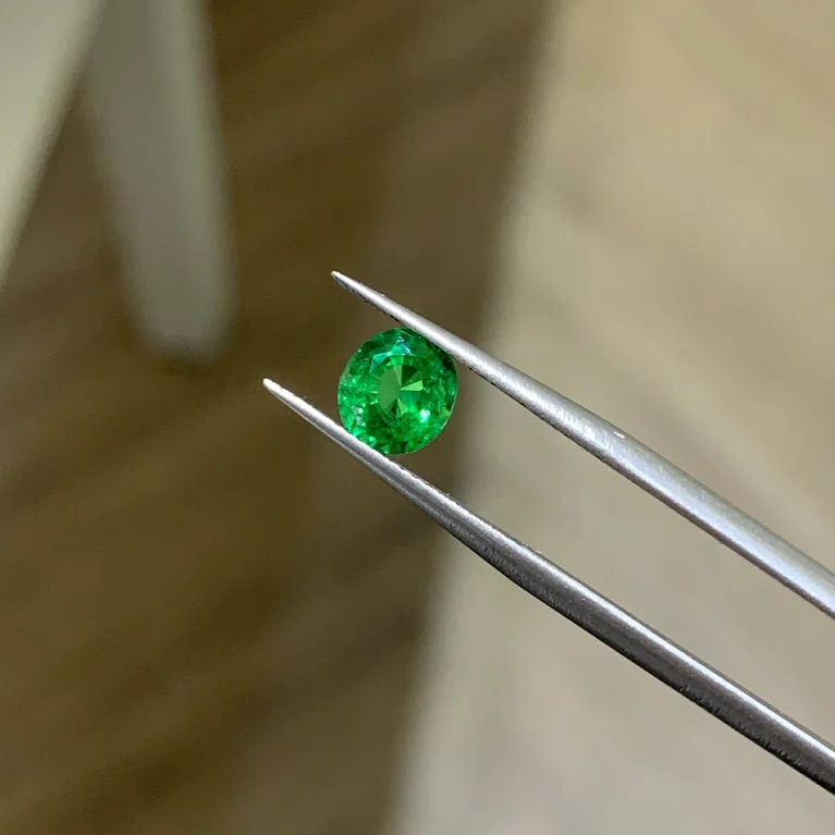 Đá Tsavorite Garnet 1.2ct