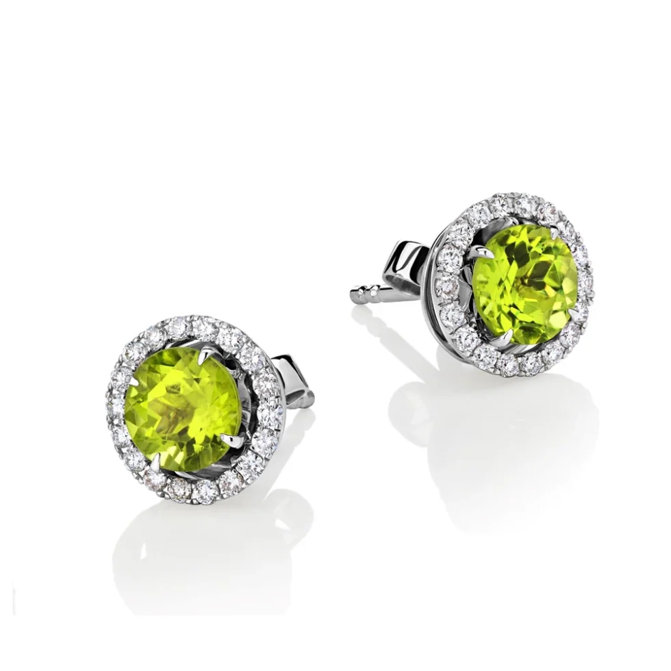 bong tai peridot 2 66 ct