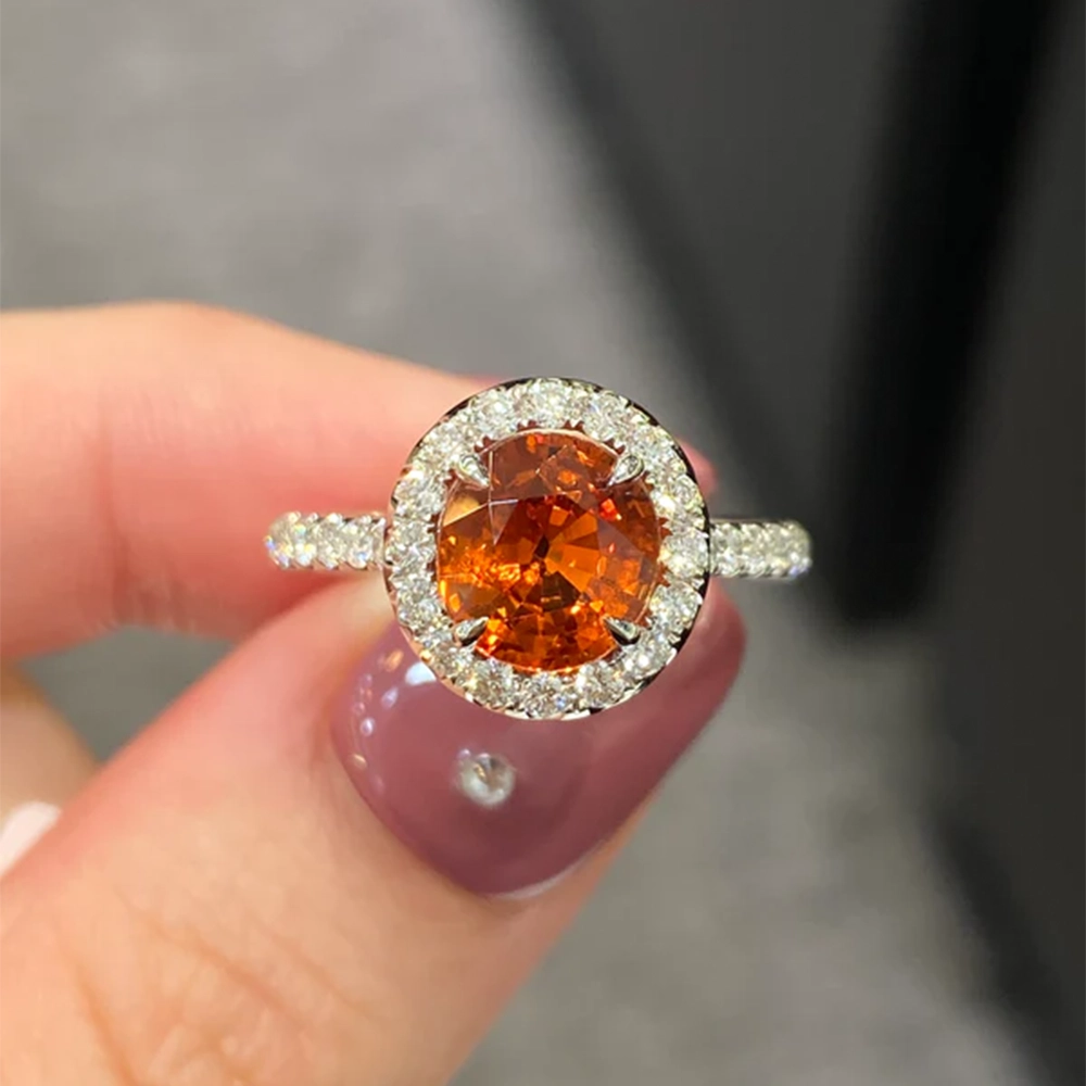 Nhẫn Garnet Cam 2.10ct
