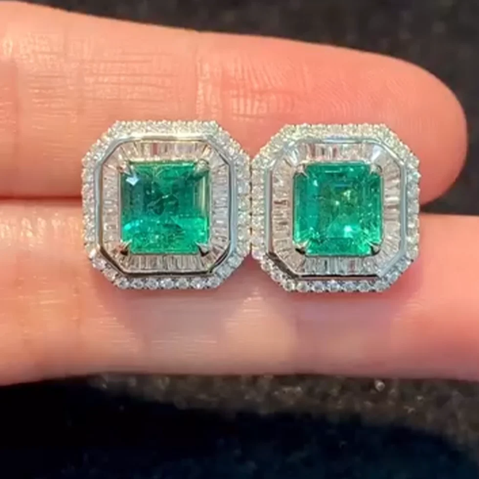 bong tai da emerald