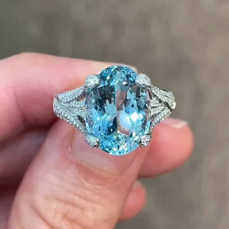 Nhẫn Đá Aquamarine Oval
