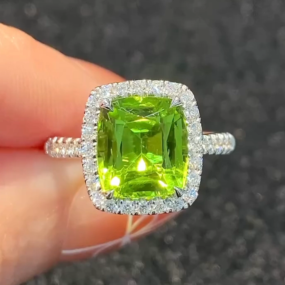 Nhẫn Đá Peridot Xanh Lá