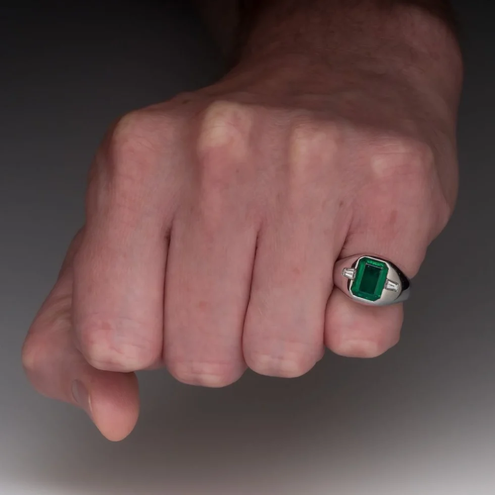 nhan nam emerald