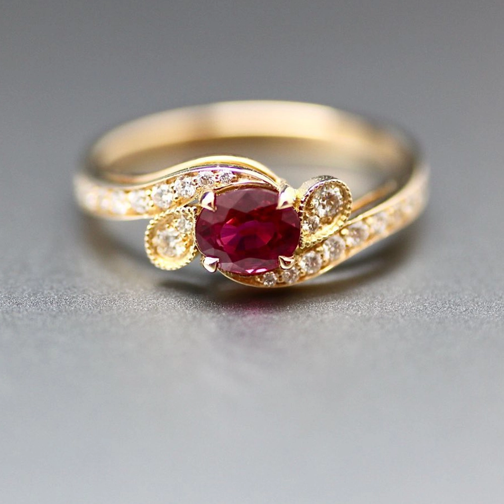 Nhẫn Đá Ruby Oval