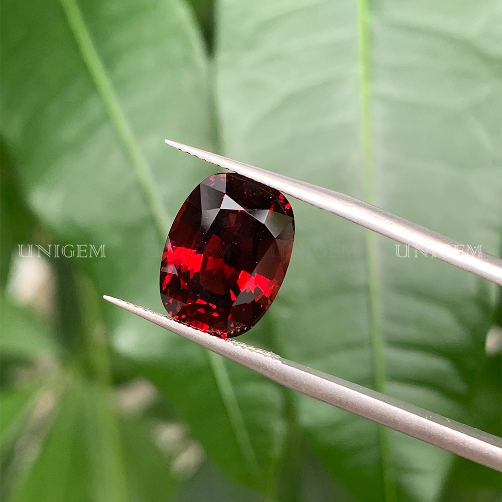 Đá Garnet Đỏ 8.29ct