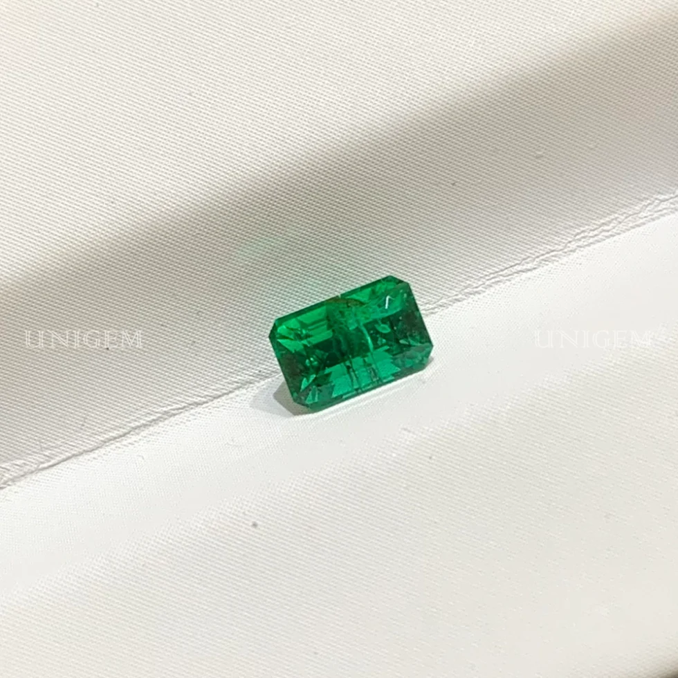 da emerald ngoc luc bao 0 43 ct 1