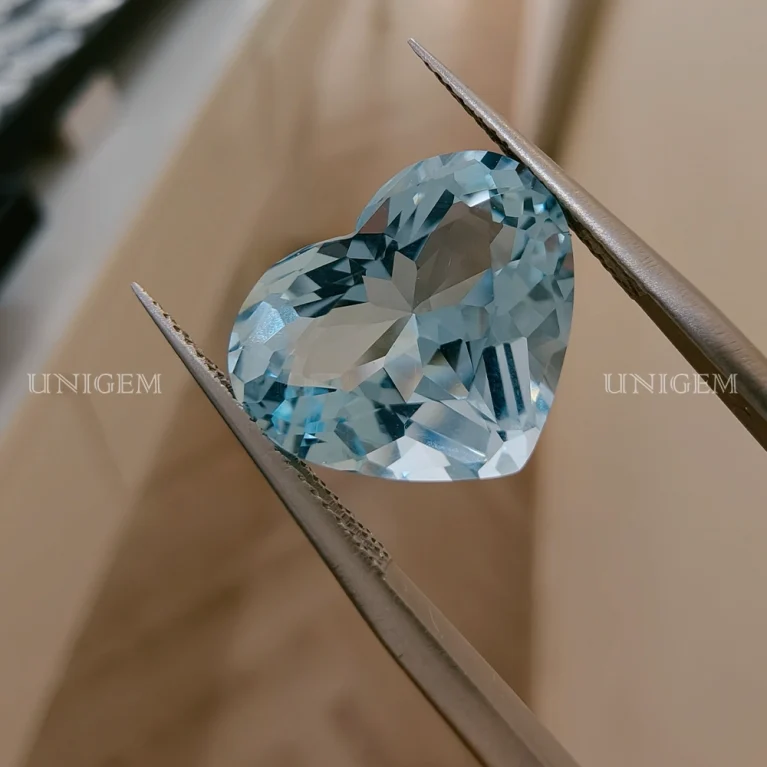 Đá Aquamarine 6.8ct