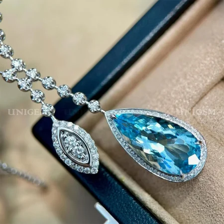 Mặt Dây Chuyền Đá Aquamarine Thiên Nhiên